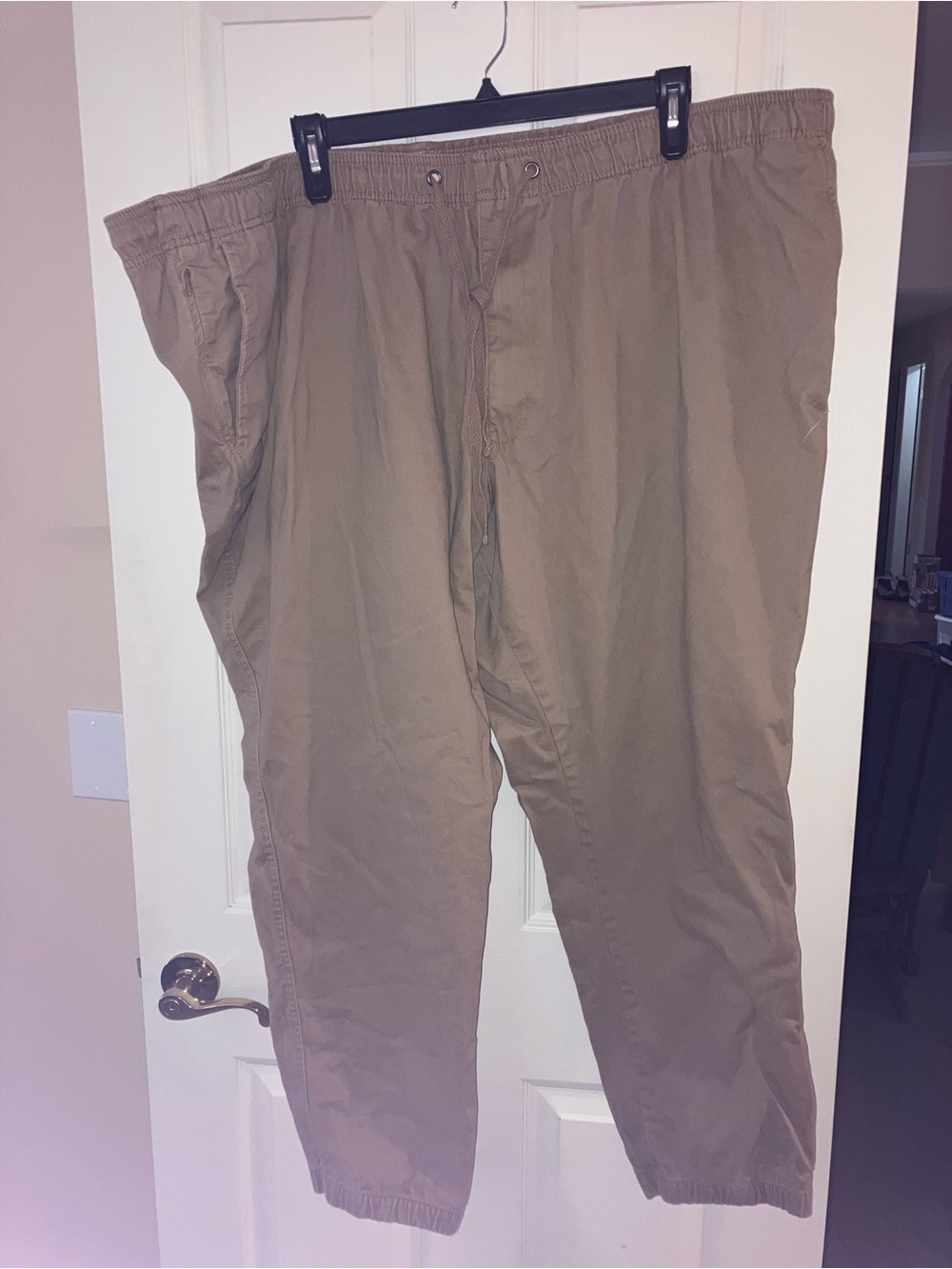 Relaxed Elastic-Waist Chino Pants in Tan